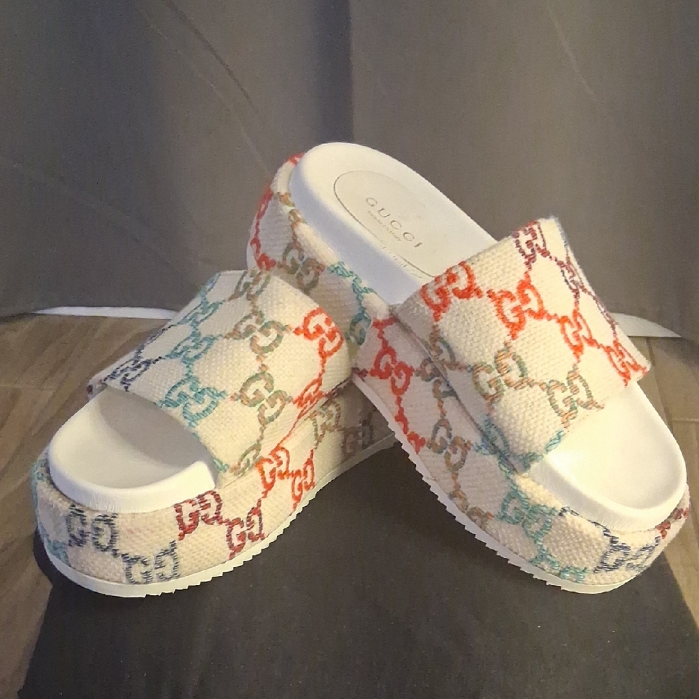 Gucci White and Red Logo Sandals